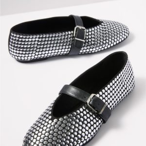 Eliza Stud Flat